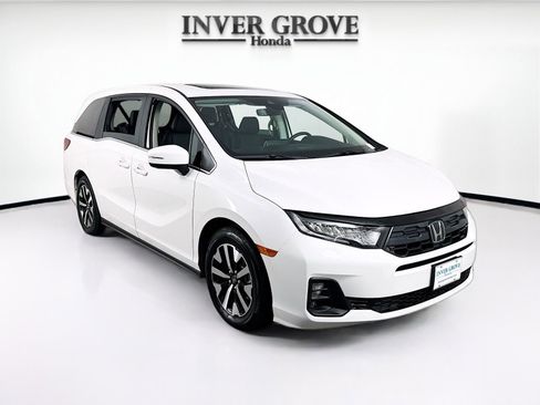 Certified 2025 Honda Odyssey EX-L image 3