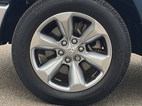 Used 2019 RAM 1500 Laramie AWD/4WD image 11
