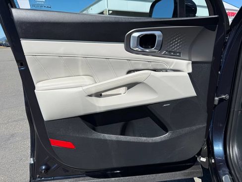 Certified 2023 Kia Sorento SX Prestige AWD/4WD image 19