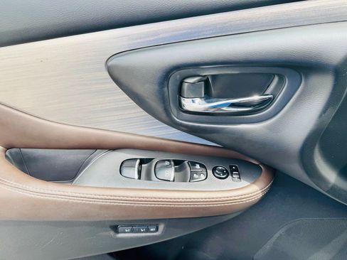 Used 2017 Nissan Murano SL w/ SL Technology Package image 9