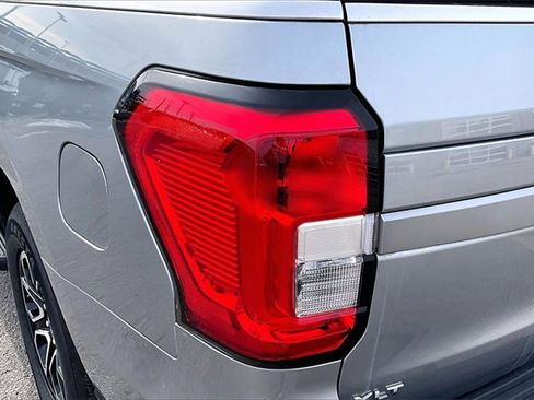 Certified 2024 Ford Expedition XLT image 30