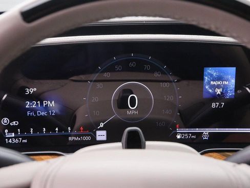 Used 2024 Cadillac Escalade Sport Platinum w/ LPO, ONYX Package image 17