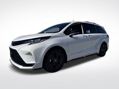 New 2025 Toyota Sienna XSE w/ XSE Premium Package