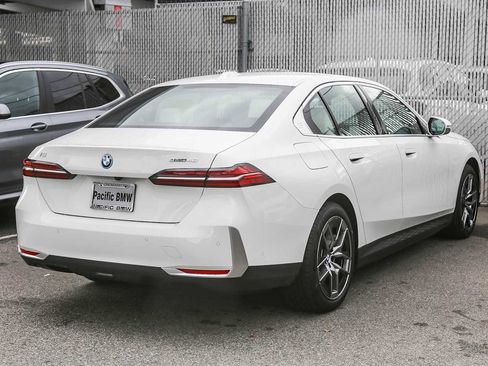 New 2026 BMW i5 eDrive40 w/ Premium Package image 6