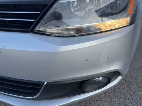 Used 2011 Volkswagen Jetta SEL image 4