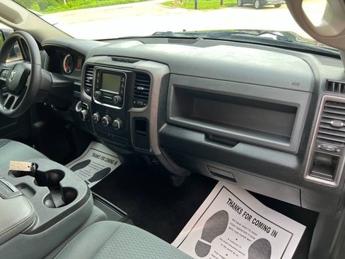 Used 2017 RAM 1500 Express RWD image 18
