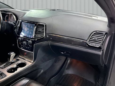 Used 2019 Jeep Grand Cherokee Overland AWD/4WD image 28
