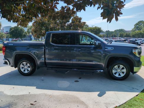 Used 2021 GMC Sierra 1500 SLE w/ Preferred Package AWD/4WD image 11