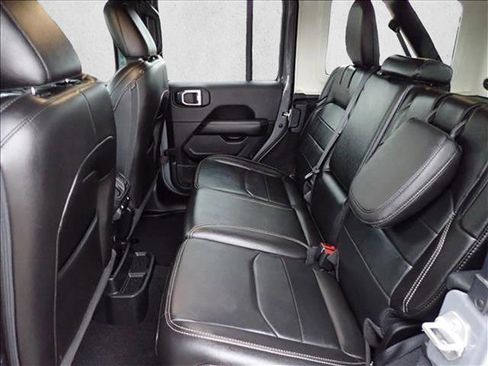 Used 2023 Jeep Wrangler Unlimited Sahara AWD/4WD image 8