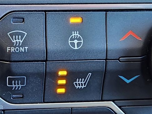 Used 2022 Jeep Wrangler Unlimited Sahara w/ Cold Weather Group image 21