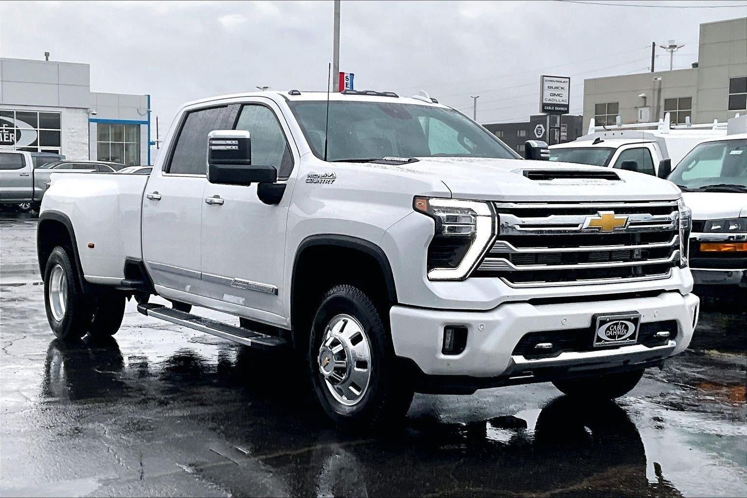 Used 2025 Chevrolet Silverado 3500 High Country w/ High Country Premium Package AWD/4WD image 1