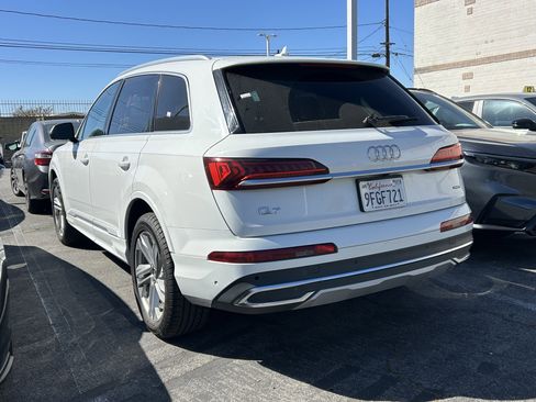 Used 2023 Audi Q7 Premium Plus image 3