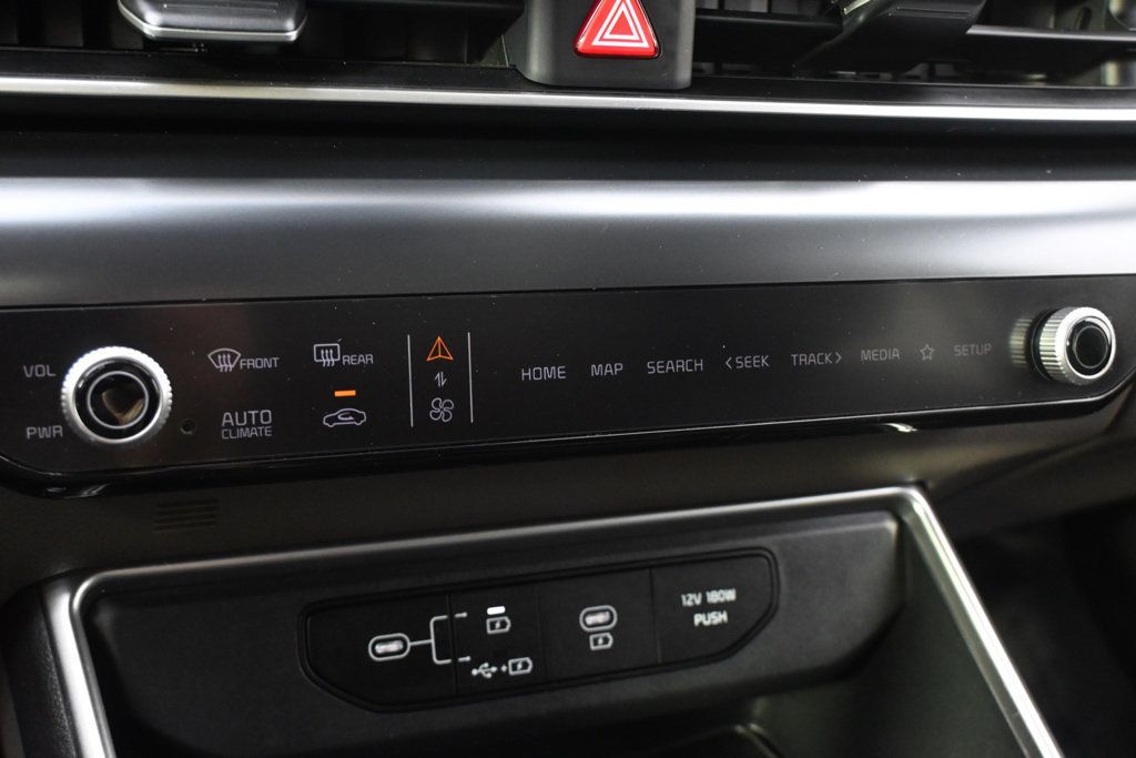 Used 2025 Kia Carnival FWD image 32