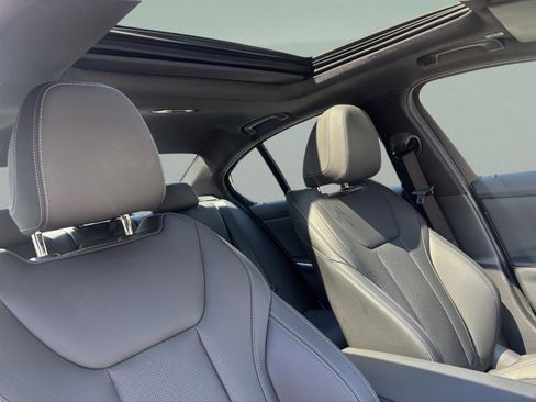 Used 2025 BMW 330i Sedan w/ Convenience Package image 7