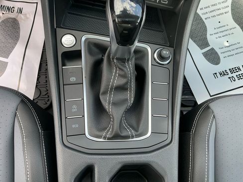 New 2026 Volkswagen Jetta SE FWD image 23