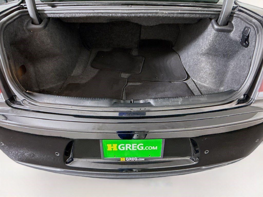 Used 2023 Chrysler 300 Touring w/ Safetytec Plus Group RWD image 34
