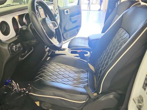 Used 2022 Jeep Gladiator Sport AWD/4WD image 23