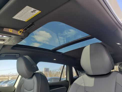 New 2026 Volkswagen Tiguan SE R-Line AWD/4WD image 10