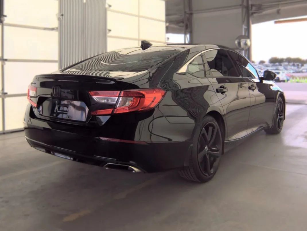 Used 2021 Honda Accord Sport image 4