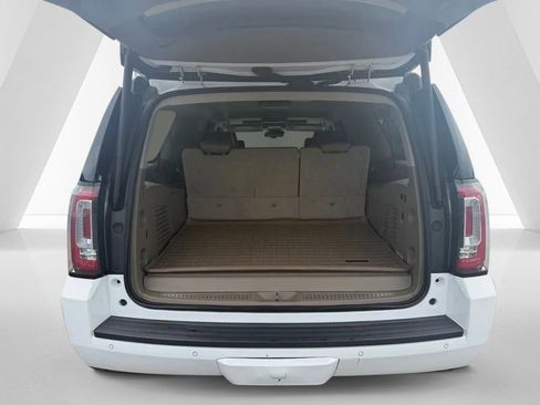 Used 2015 GMC Yukon XL SLT w/ Open Road Package AWD/4WD image 32