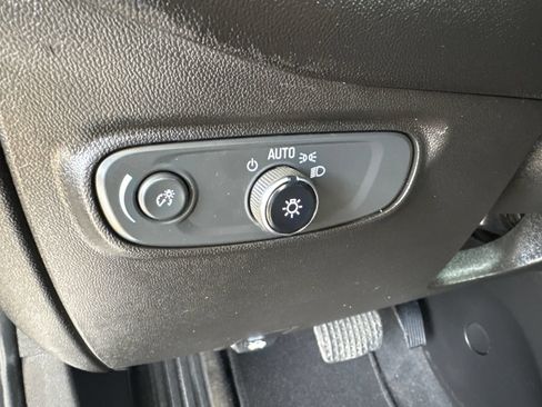 Used 2022 Chevrolet Equinox LT FWD image 12