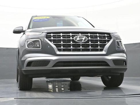 Certified 2024 Hyundai Venue SEL FWD image 49