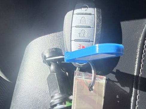 Used 2022 Nissan Rogue Sport SV image 24