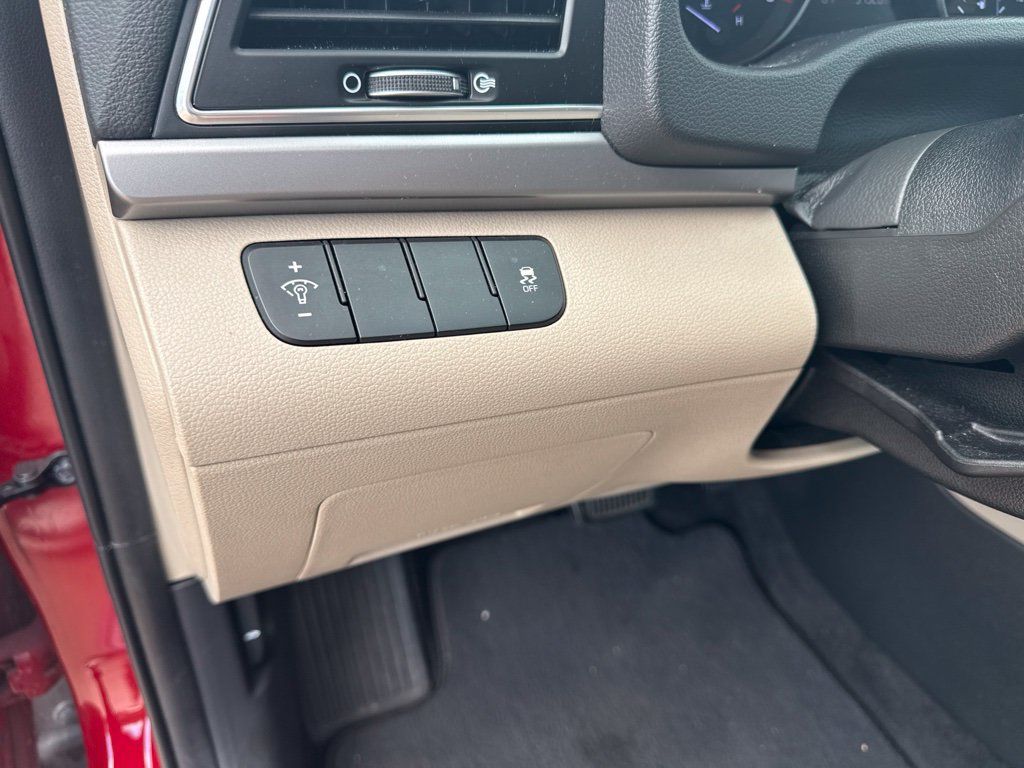 Used 2017 Hyundai Elantra SE FWD image 15
