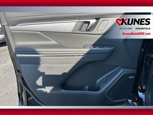 New 2026 Buick Enclave Sport Touring w/ LPO, Floor Liner Package image 21