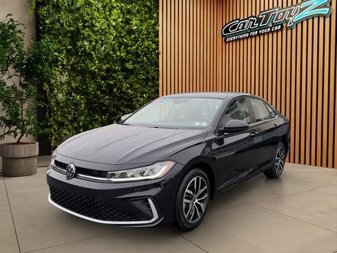 Used 2025 Volkswagen Jetta SE FWD image 27