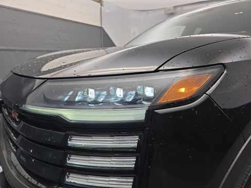 Used 2025 Nissan Kicks SR image 14