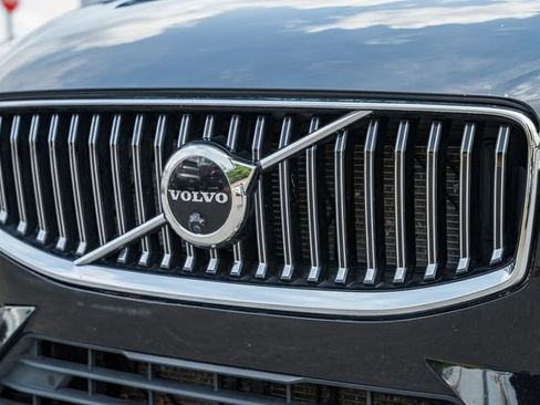 Used 2023 Volvo XC60 B5 Ultimate w/ Climate Package AWD/4WD image 12
