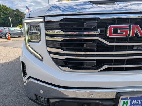 Used 2024 GMC Sierra 1500 SLT w/ SLT Premium Plus Package AWD/4WD image 10