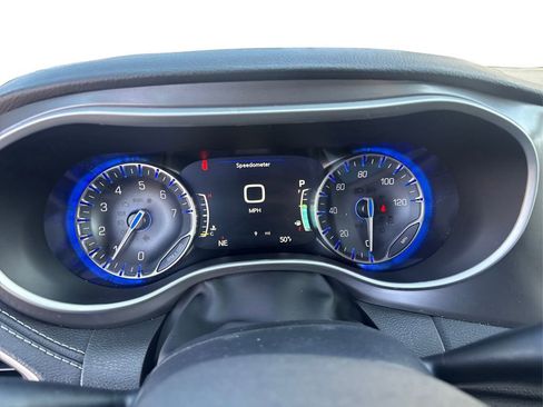 New 2026 Chrysler Pacifica Select image 13