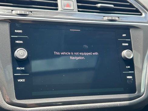 Certified 2023 Volkswagen Tiguan SE w/ Panoramic Sunroof Package FWD image 30