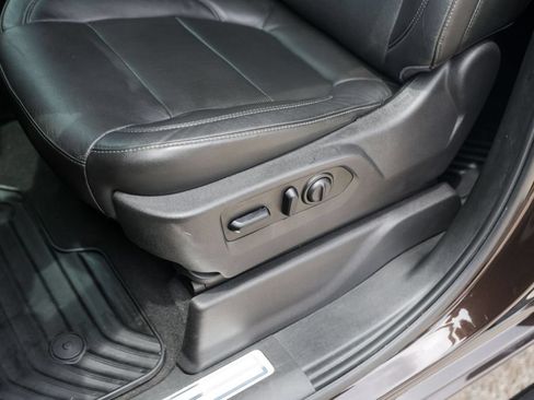 Used 2019 Chevrolet Silverado 1500 LTZ w/ LTZ Texas Edition RWD image 11