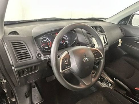 Used 2025 Mitsubishi Outlander Sport AWD image 13