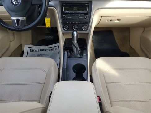 Used 2015 Volkswagen Passat 1.8T Wolfsburg Edition image 14