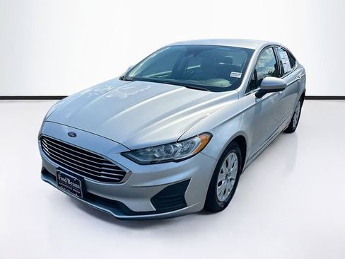 Used 2019 Ford Fusion S FWD image 3