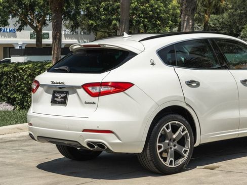 Used 2017 Maserati Levante S AWD/4WD image 6