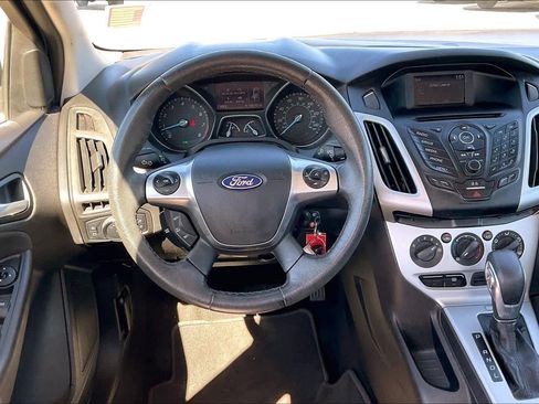 Used 2014 Ford Focus SE w/ SE Sport Package image 6