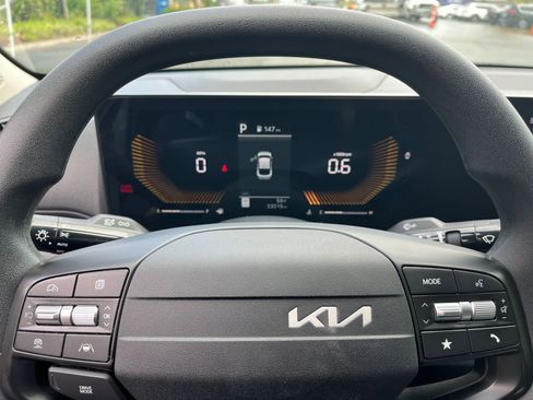 Used 2025 Kia K4 LXS image 27