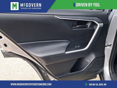Used 2024 Toyota RAV4 LE AWD/4WD image 18