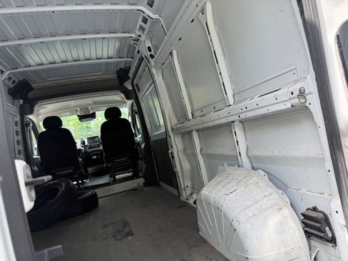 Used 2023 RAM ProMaster 2500 FWD image 3