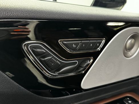 Used 2025 Lincoln Aviator Reserve w/ Equipment Group 201A image 25
