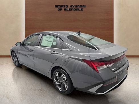 New 2026 Hyundai Elantra Limited FWD image 4