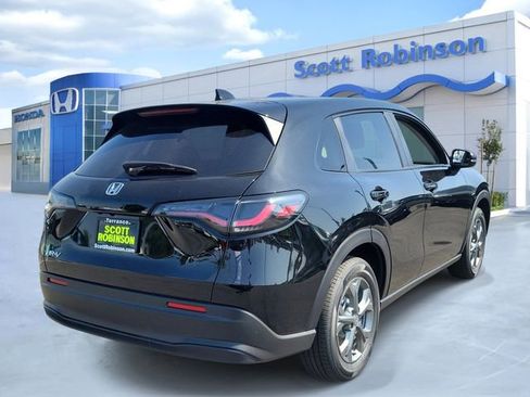 New 2026 Honda HR-V LX image 4