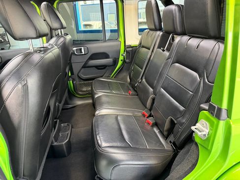 Used 2019 Jeep Wrangler Unlimited Sahara image 22