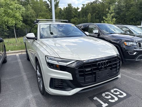Used 2022 Audi Q8 Premium AWD/4WD image 3