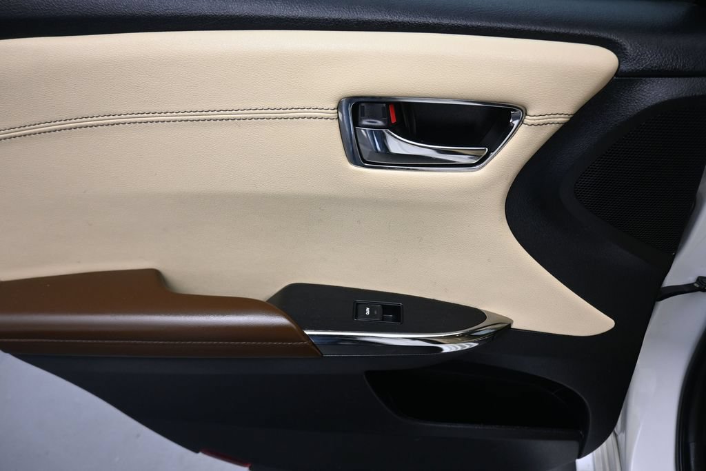 Used 2016 Toyota Avalon Limited w/ Toyota Safety Sense Package FWD image 33